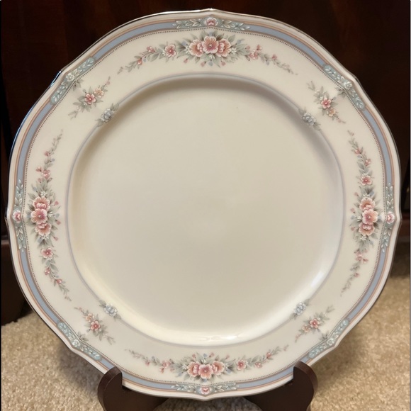 Noritake Other - NEW Set of 4 Noritake Rothchild Dinner Plates - 10.5”